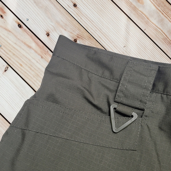 Men's Army Green Cargo Fishing Shorts Sz 36 - Picture 4 of 6